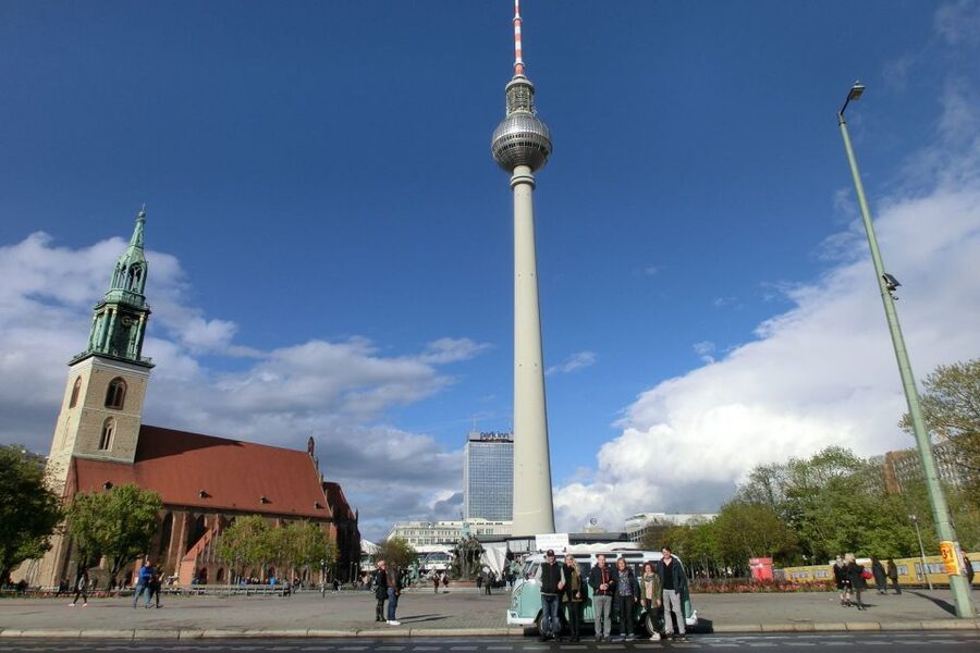 Berlin: Sightseeing Tour in Classic Volkswagen T1 Samba Bus - Ending back near the cathedral, with Rotes Rathaus and more classic city scenes