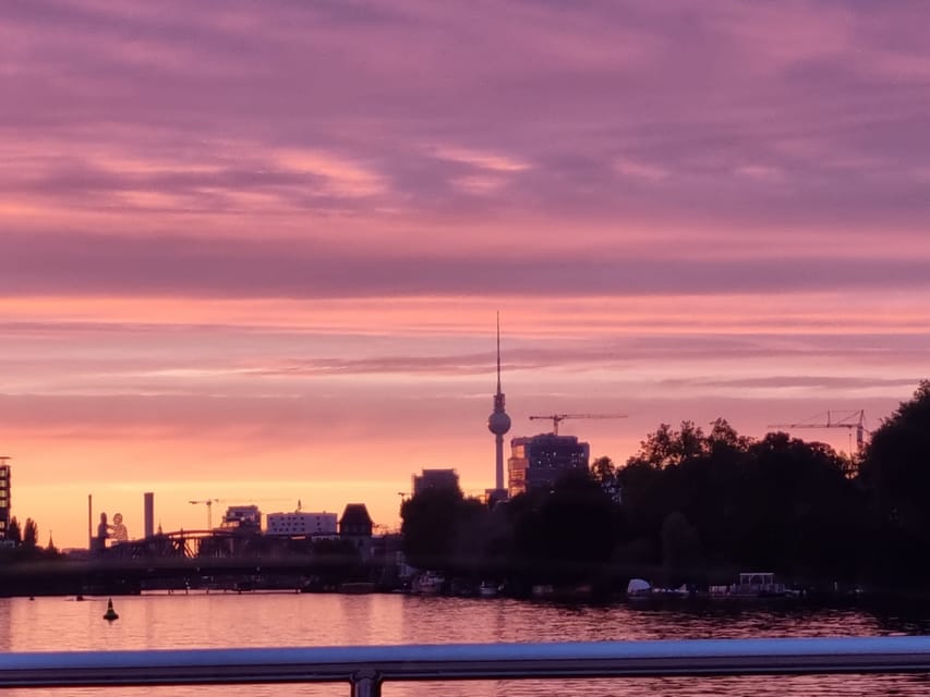 Berlin: Solar Powered Sunset Catamaran Cruise & Audio Guide - The Spree route: East Side Gallery to the government district