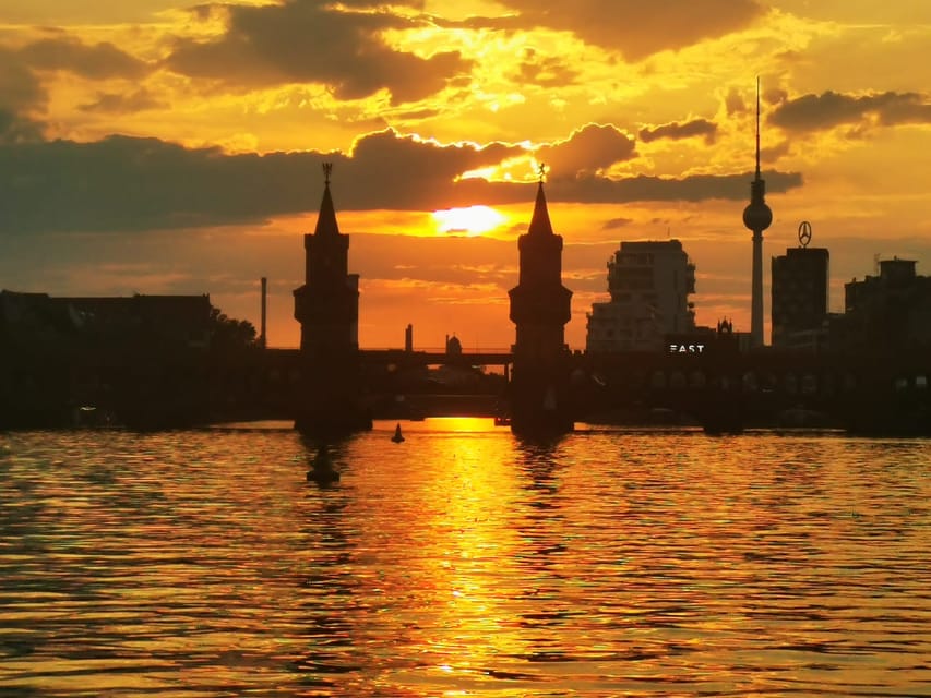 Berlin: Solar Powered Sunset Catamaran Cruise & Audio Guide - Who this is best for, including wheelchair access and dogs