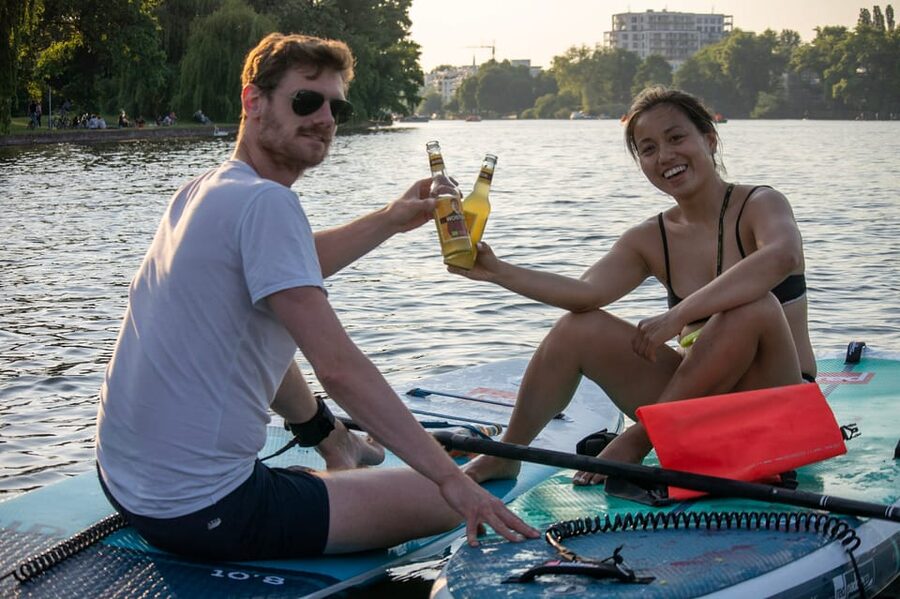 Berlin: SUP Sunset Tour to the Molecule Man - What to bring (so you don’t spend your evening uncomfortable)