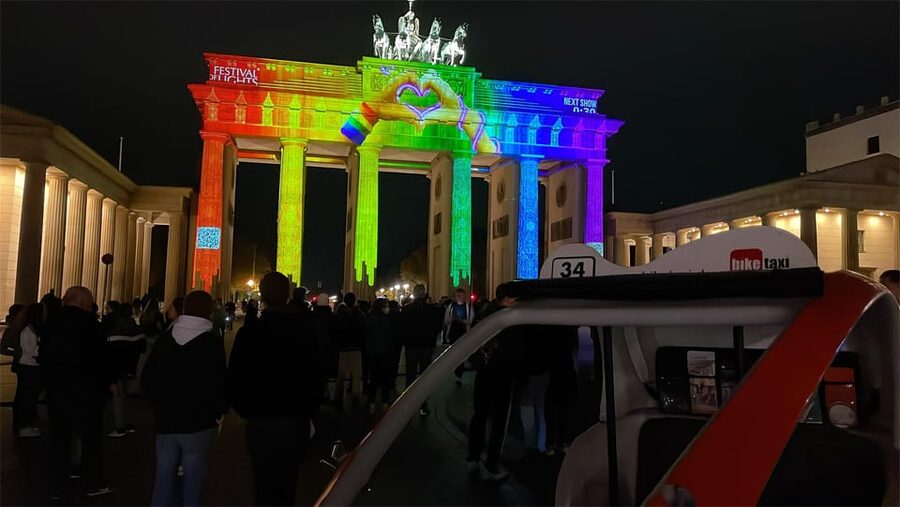 Berlin: taxi-bicycle Tour by Night and Illuminations - TV Tower at night: the stop that sets the mood fast