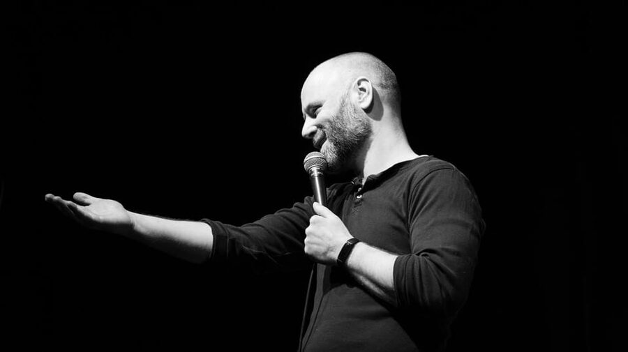 Berlin: The Epic Comedy Club Friday Night Showcase - Zosch Bar Jazz-Club Setting in Berlin Mitte