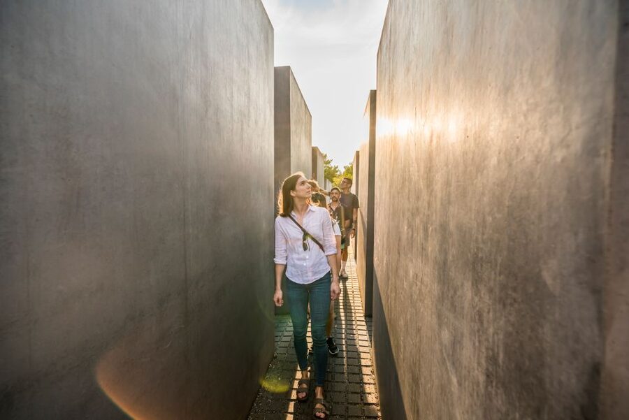 Berlin: Third Reich and Cold War 2 Hour Walking Tour - Hitler’s Bunker area and the shift to East Germany