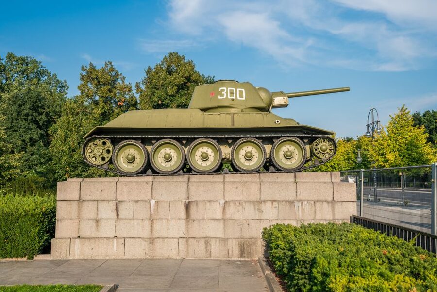 Berlin: Third Reich and Cold War 2 Hour Walking Tour - Checkpoint Charlie: the Cold War face-off with meaning attached