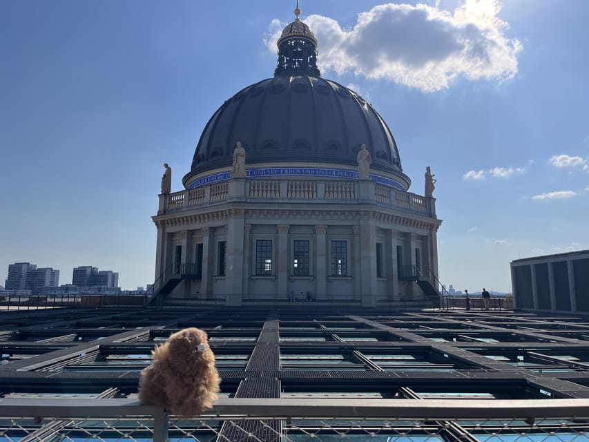 Berlin: Third Reich and World War II Private Guided Tour - Meeting at the Brandenburg Gate and getting your bearings fast