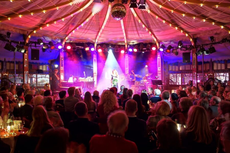 Berlin: Ticket for Bar Jeder Vernunft - Theater & Restaurant - Getting to Schaperstraße 24 and exchanging your voucher