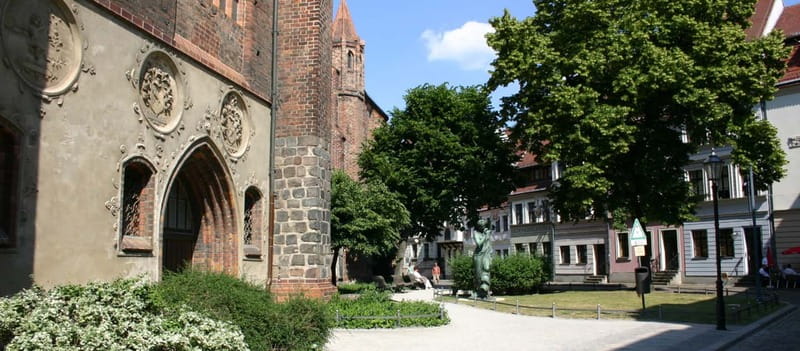 Berlin: Top secret bike tour and hidden gems of the city - Starting in Nikolaiviertel, then sliding into the older heart of town