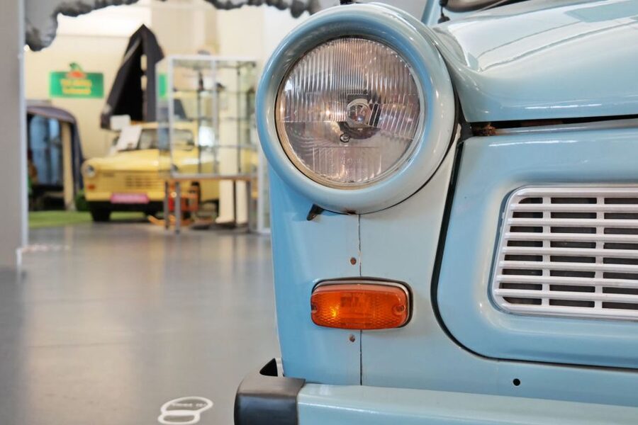 Berlin Trabi Museum: Day Ticket - First stop: 14 Trabant vehicles at Checkpoint Charlie