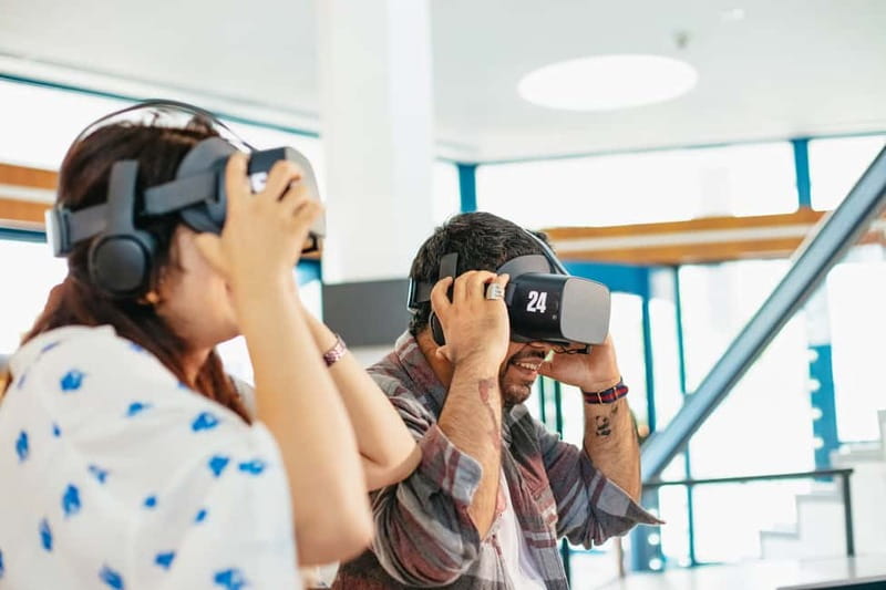 Berlin: TV Tower Entrance and VR Experience Tickets - VR at the base: nine centuries of Berlin in one focused ride