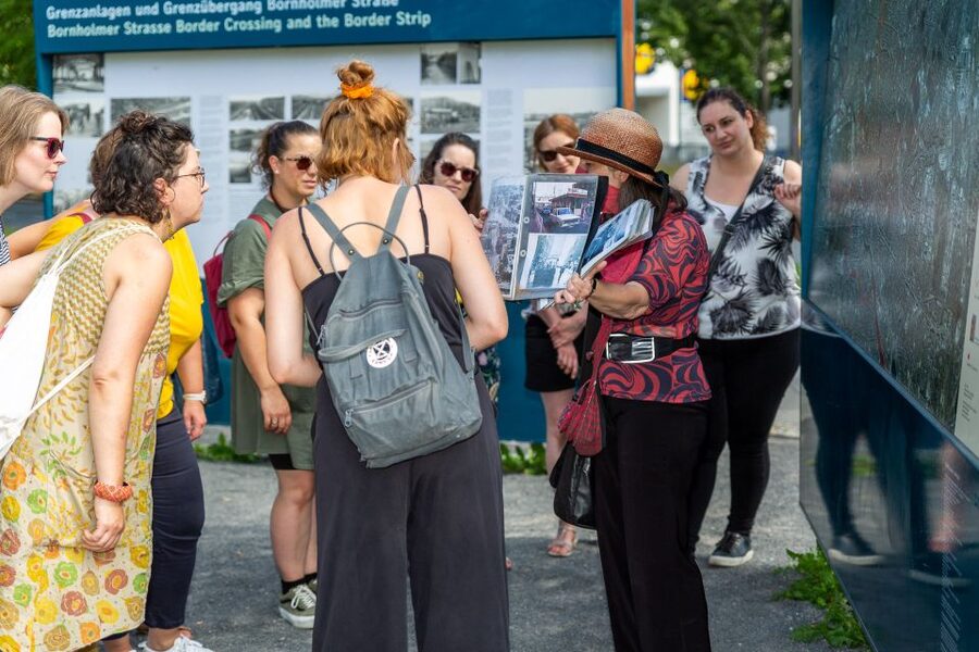 Berlin Wall: Small Group Guided Tour - Starting at Bornholmer Straße, Where the Wall Finally Broke