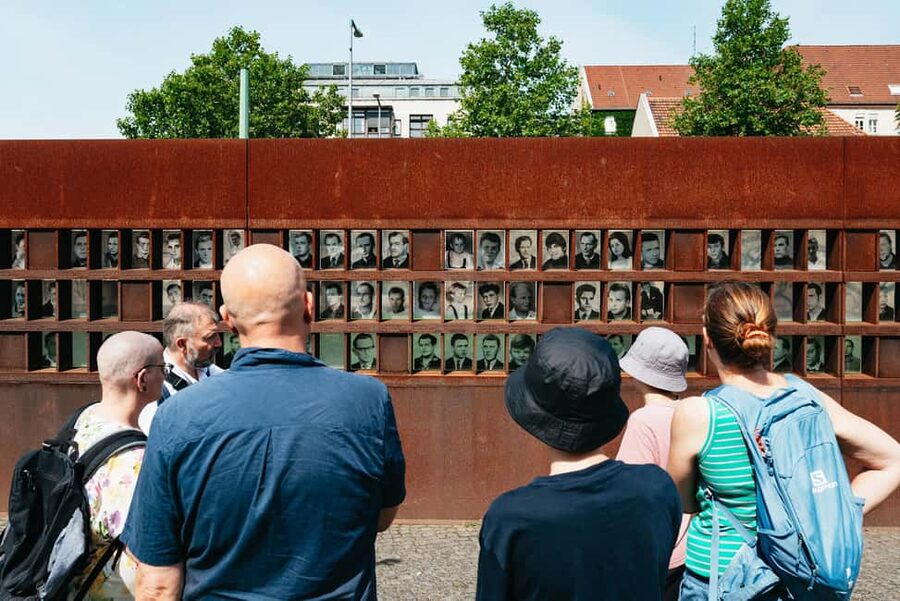 Berlin: Wall Tour – Fates, Love Stories, and Heroes - A 2-hour Wall route that turns facts into people