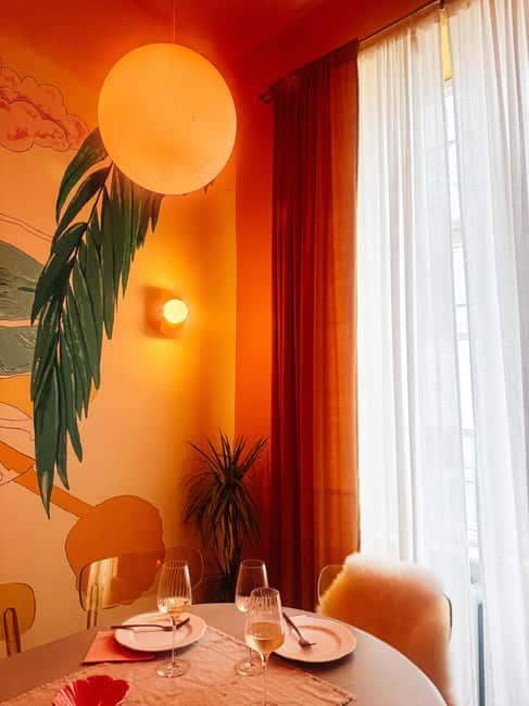 Berlin Wall Wine Tasting: Cold War History and Wine & Cheese - A sekt toast with real context at the Berlin Wall