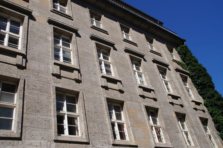 Berlín y el Nacionalsocialismo. Group Tour in Spanish - What you learn before you even reach the key Nazi sites
