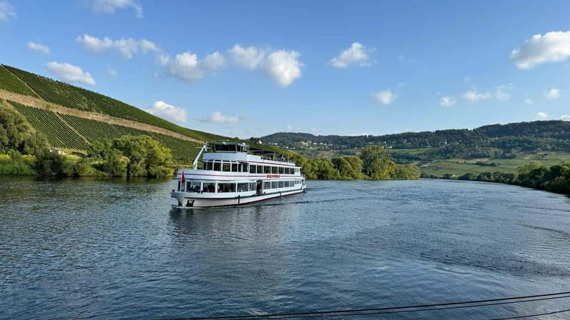 Bernkastel: 1-hour panoramic boat tour Lieser, Mülheim and back - Moselprinzessin on three levels, seating you can actually use