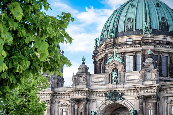 Best of Berlin HopOn HopOff Tour - Audio, Wi-Fi, and the Headphone Reality Check