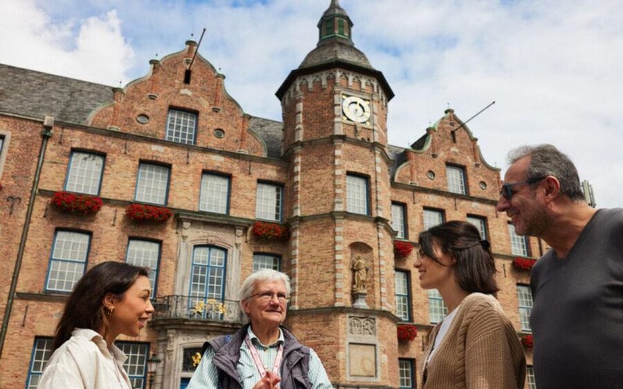 Best of Düsseldorf – The Highlight-Tour - Königsallee: the boulevard that makes Düsseldorf feel like Düsseldorf