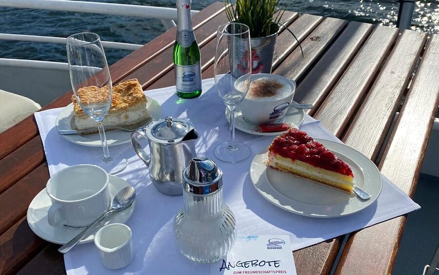 Biggesee: Boat Tour with All-inclusive cake buffet - Biggesee by Electric Boat, EMS Westfalen up close