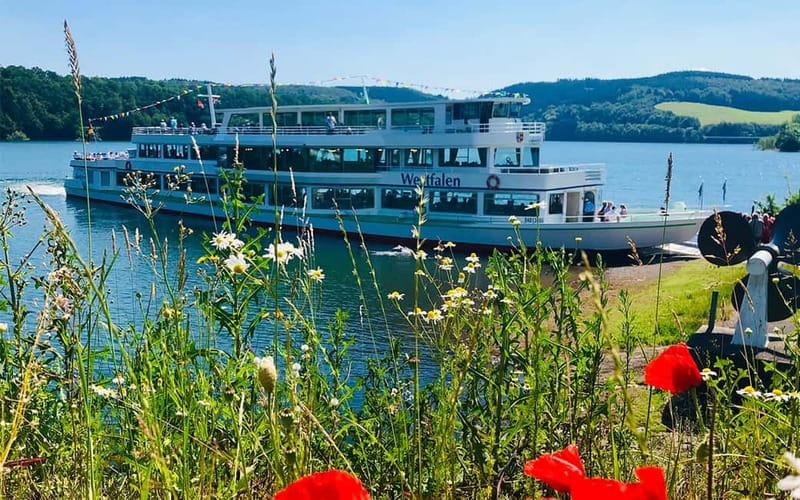 Boat trip on the Biggesee: lake romance in the Sauerland mountains! - A quiet Sauerland reset on Biggesee
