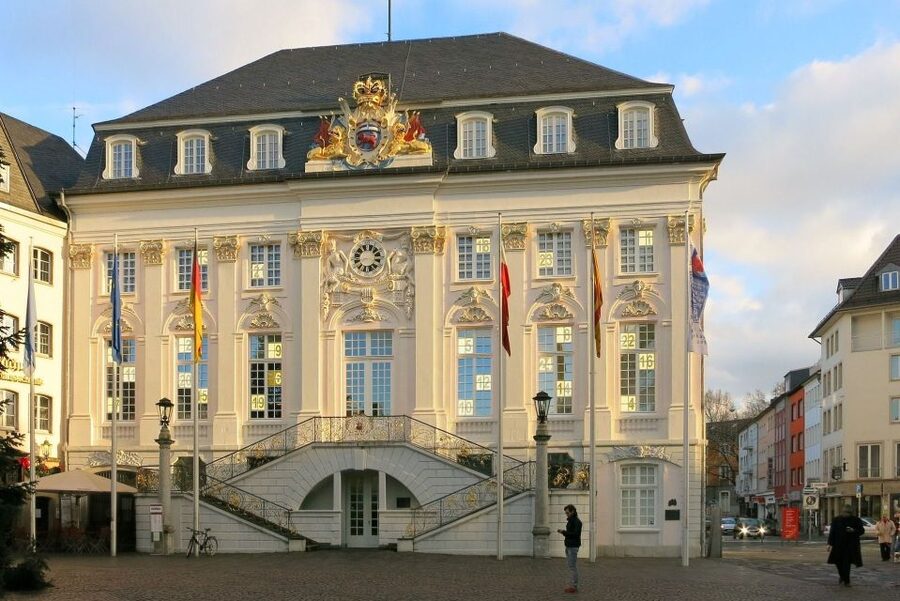 Bonn: Private Guided Walking Tour - Electoral Palace and Old Town Hall: power that shaped the streets