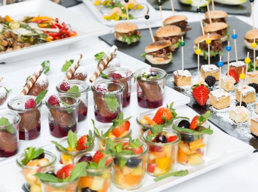 Bonn: Sunday Brunch Buffet with Cologne live music - Bonn From the Water, From Pier 4 to Moby Dick