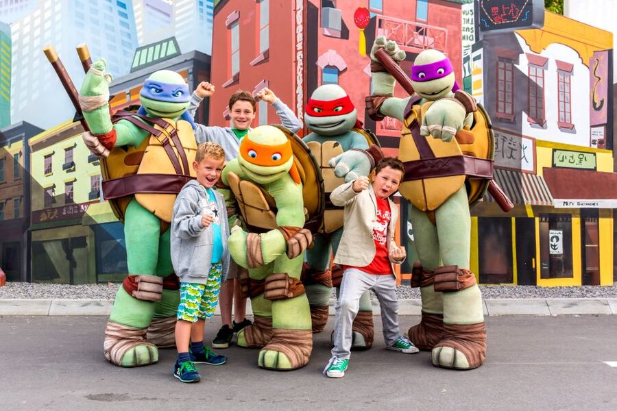 Bottrop: Movie Park Full-Day Admission Ticket - October Halloween at Movie Park: monsters, horror houses, and scare zones