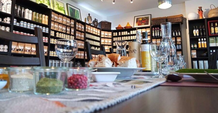 Braunschweig: Guided Walking Tour with Food Tastings - Should you book this Braunschweig walking tour with food tastings?