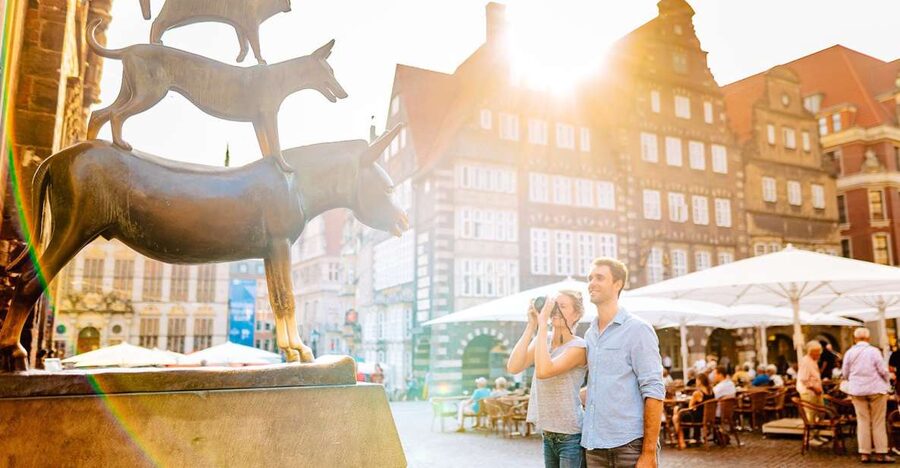 Bremen: City Center Guided Walking Tour - Market Square: where Bremen shows its best face