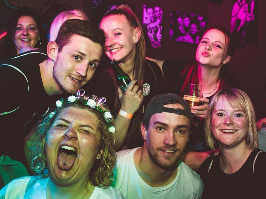 Bremen: Private pub crawl with insider-guide & free shots - The 4-hour structure: warm-up, 3 to 4 bars, and a steady pace