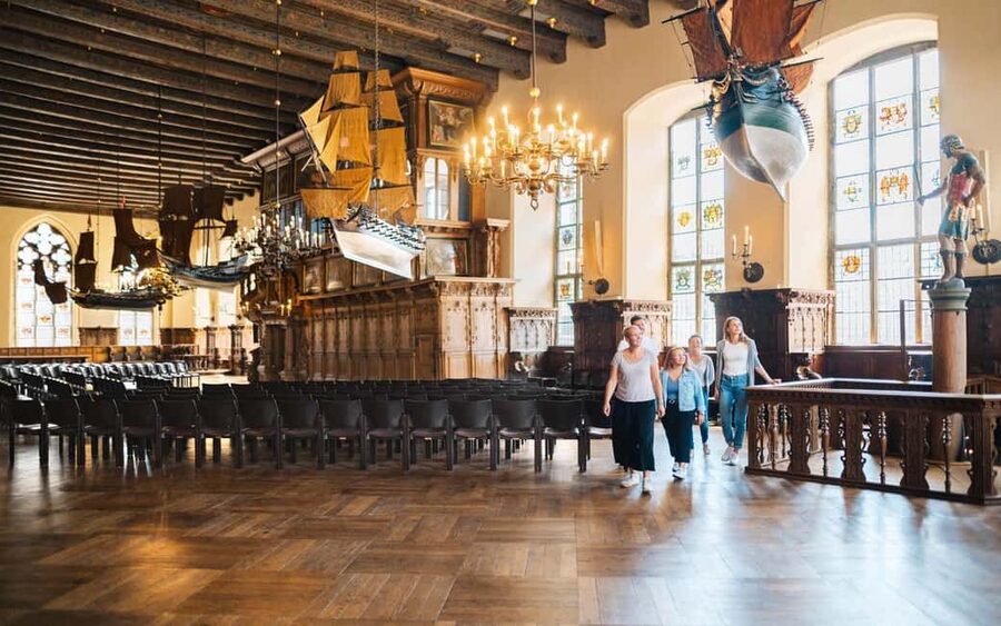 Bremen: Public Tour of the Town Hall in English - How the guided entry works inside the Rathaus