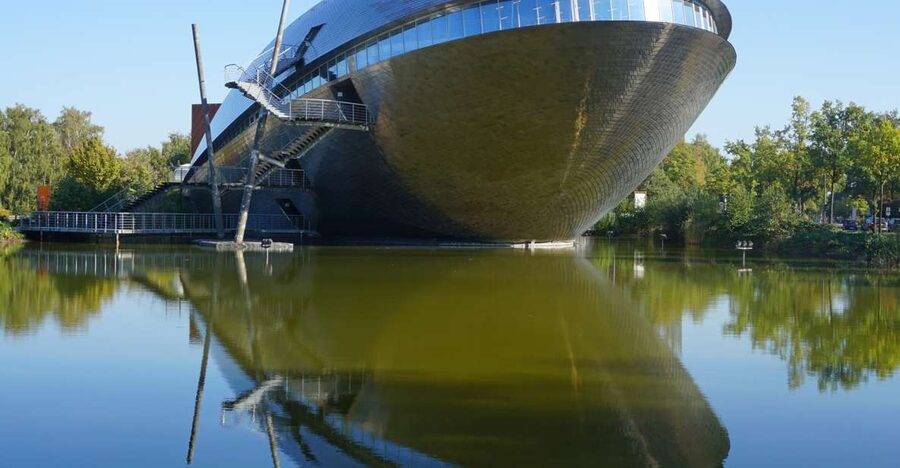 Bremen: Universum Science Center Entrance Ticket - The human section: a science day that tests your senses