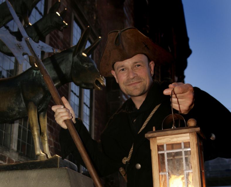 Bremen: Walking Tour in German with Night Guard - Key things to know before you go