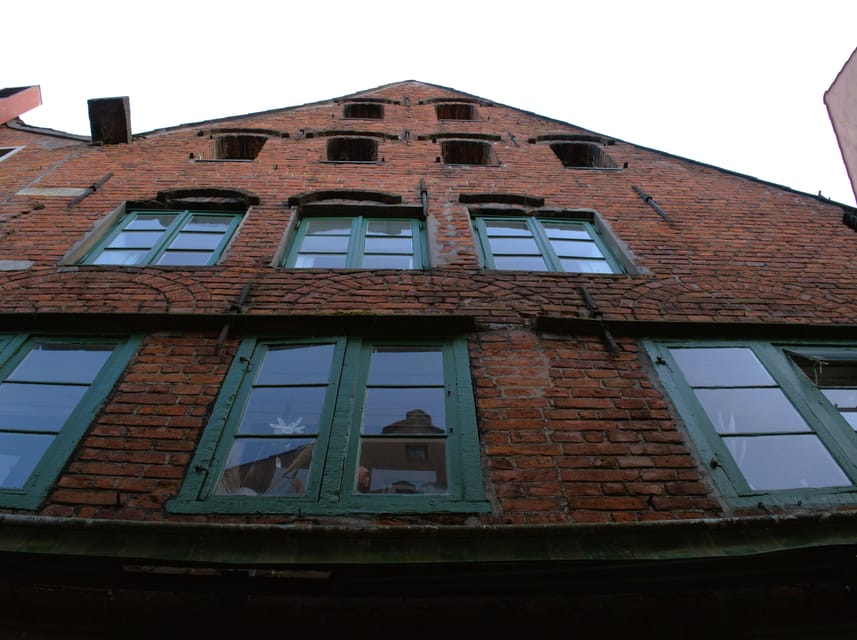 Bremen: Walking Tour of Historic Schnoor District - Classicism, historicism, Baroque, and Renaissance, explained in the street