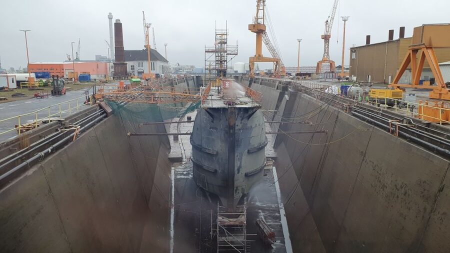 Bremerhaven: Harbor Bus Tour - Passing museums, markets, and main sights without wasting time