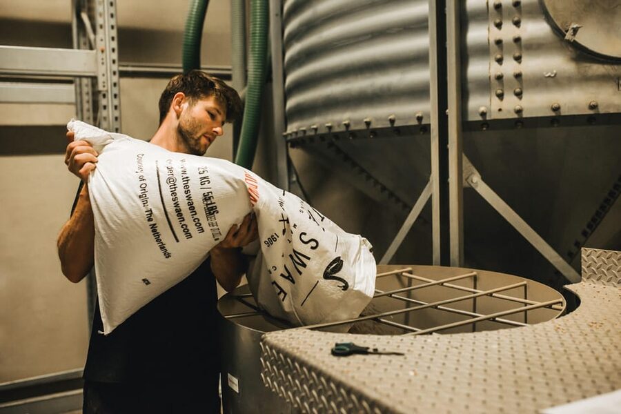 Brewery tour with tasting - Guided brewhouse tour: how the process connects to the flavor