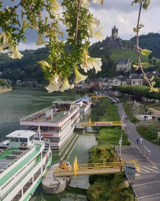 Cochem: Panorama Rundfahrt 1 Stunde, Ausstieg Ernst möglich - Why a 1-Hour Panorama Cruise Works on the Mosel