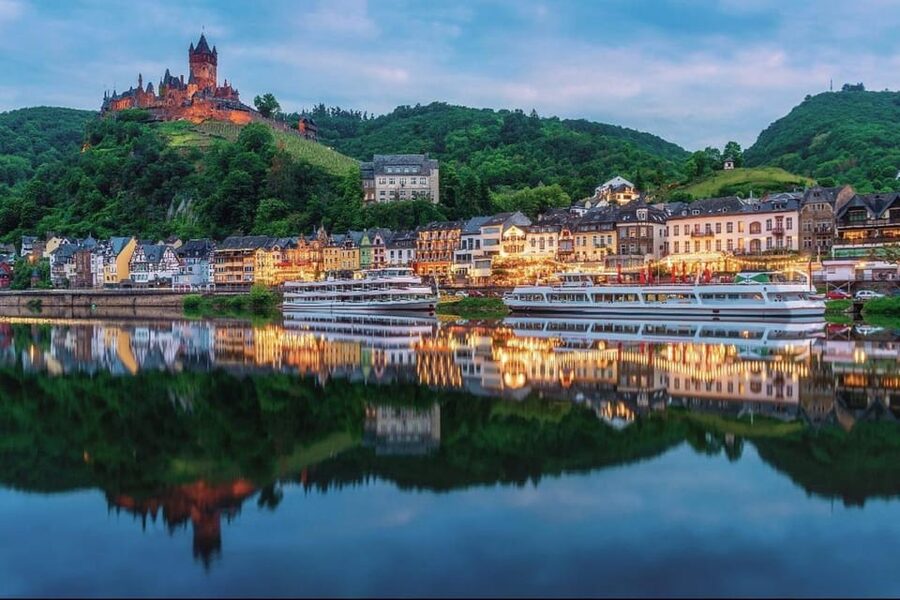 Cochem: Panorama Rundfahrt 1 Stunde, Ausstieg Ernst möglich - Timing in Cochem: Choose Your Start Time for the Best Mood