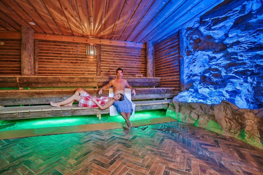 Cologne: 1-day ticket for the Aqualand adventure pool including sauna world - Entering the glass-dome Badewelt, nine slides, and the best first moves