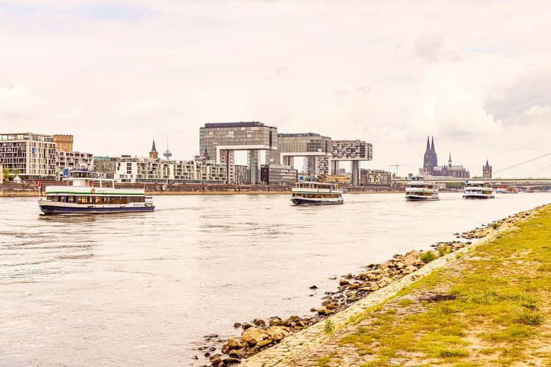 Cologne: 1-hour Rhine Cruise in Cologne - Cathedral and Old Town views: the photo moment is real