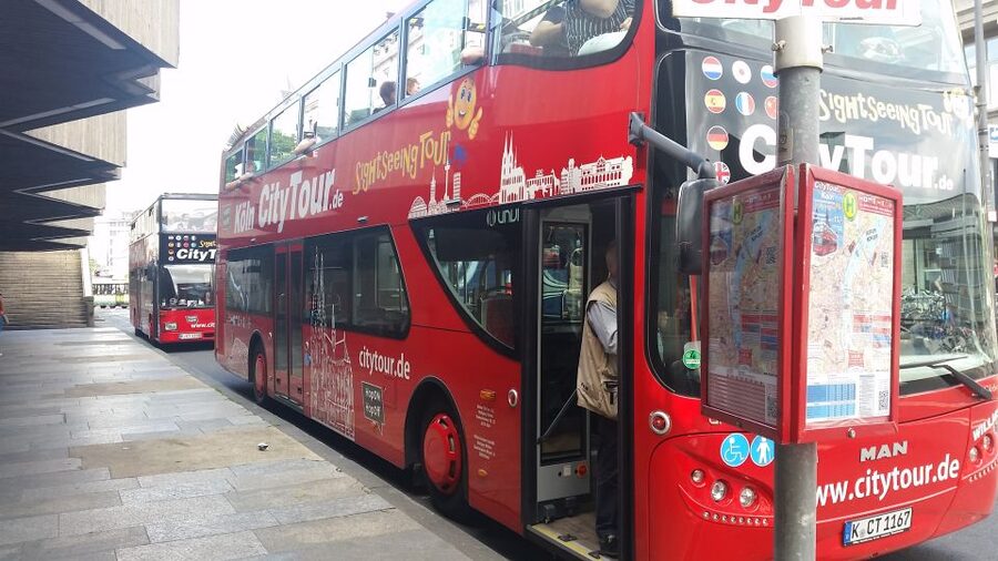 Cologne: 24h Hop-On Hop-Off Sightseeing Bus Ticket - Zoo/Flora and Eigelstein: calmer sights and a different pace