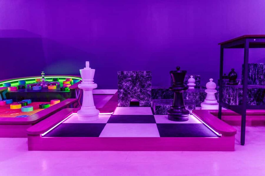 Cologne: Adventure Minigolf – Interactive tour through movie sets! - Who should book this Adventure Minigolf in Cologne
