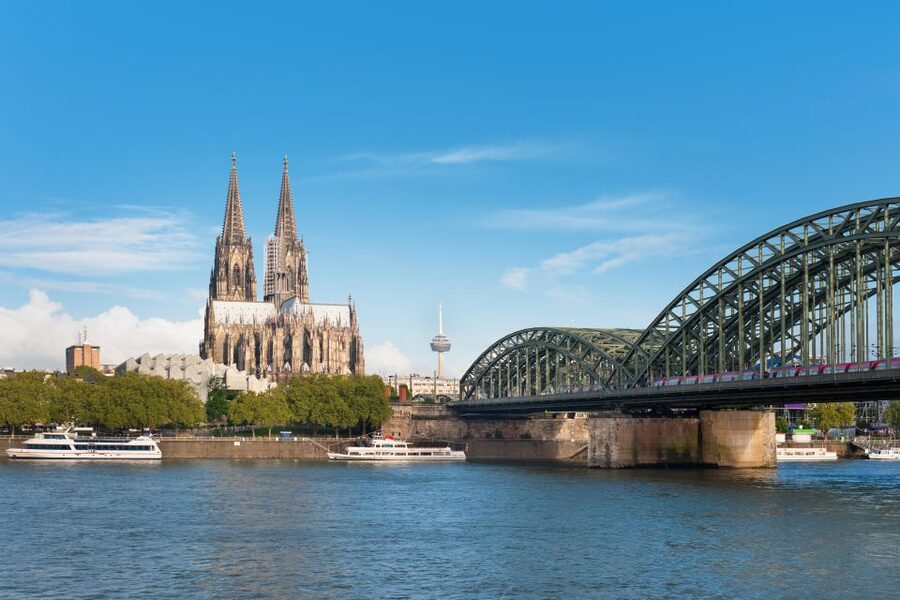 Cologne Cathedral and Old Town Tour with 1 Kölsch - Roman Cologne: walls, gates, and a theme you can follow