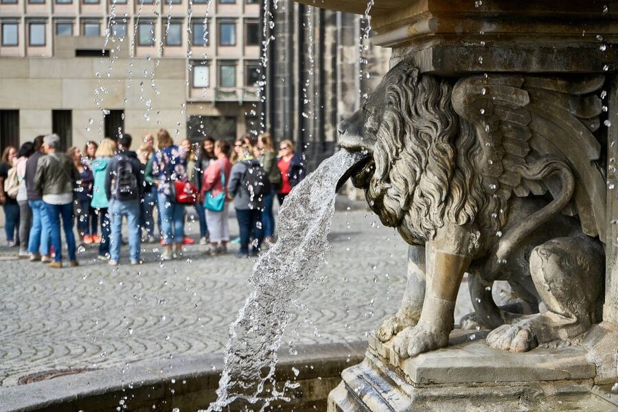 Cologne Cathedral and Old Town Tour with 1 Kölsch - Alter Markt and the Rhine edge: the postcard part