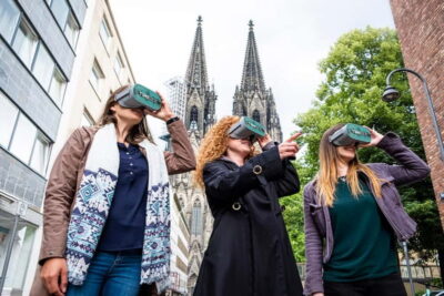 Cologne Cathedral Walking Tour around the cathedral with VR