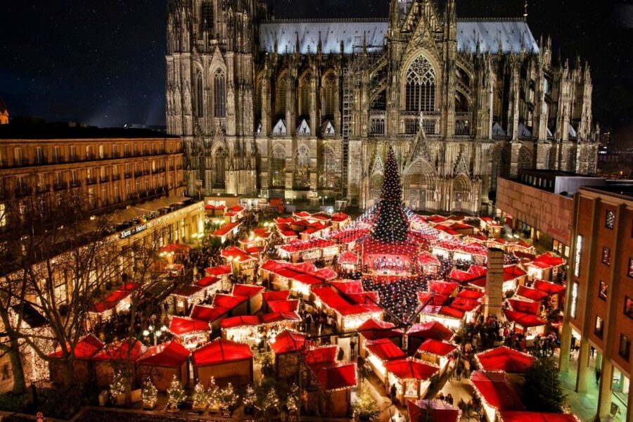 Cologne: "Christmas Magic" Guided Tour by Bike - Rhine River segment: lights, motion, and easy sightseeing (30 minutes)
