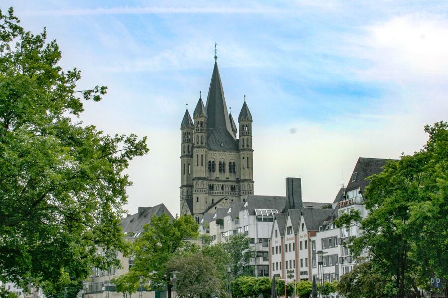 Cologne: City Highlights with Local Guide - Local guide energy matters, and here’s what to expect in German