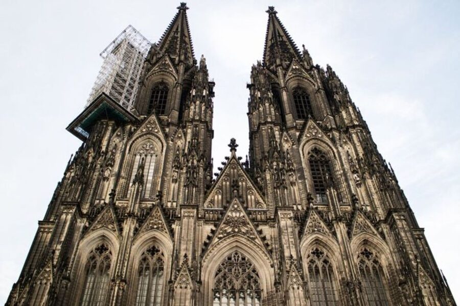 Cologne: Custom Private Walking Tour with a Local Guide - Cologne Cathedral, Museum Ludwig, and the Romano-Germanic Museum, explained on the move