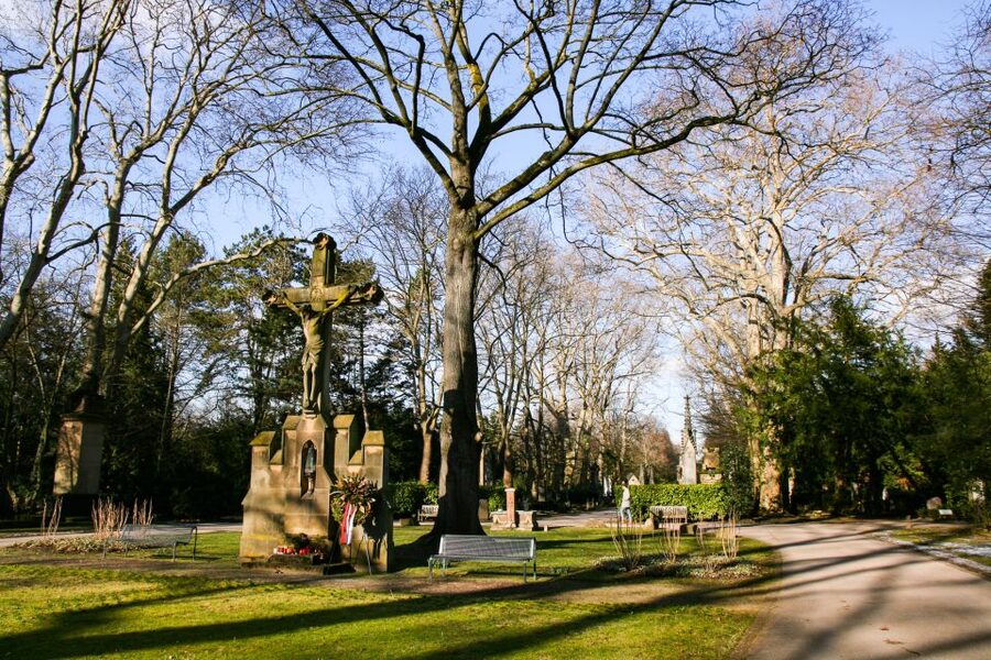 Cologne: Guided Tour of Melatenfriedhof - Key things to know before you go