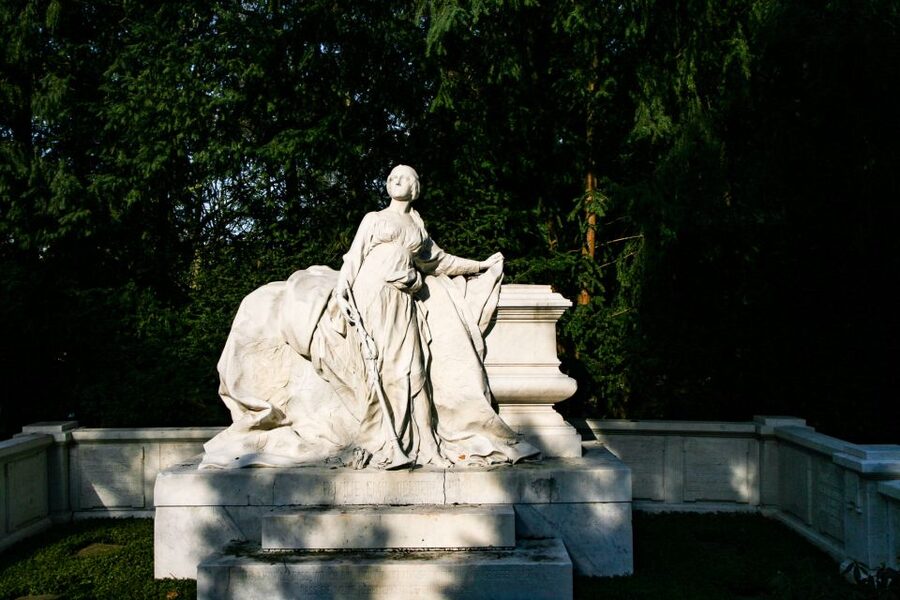 Cologne: Guided Tour of Melatenfriedhof - The Two-Hour Loop Through Around 5,500 Graves