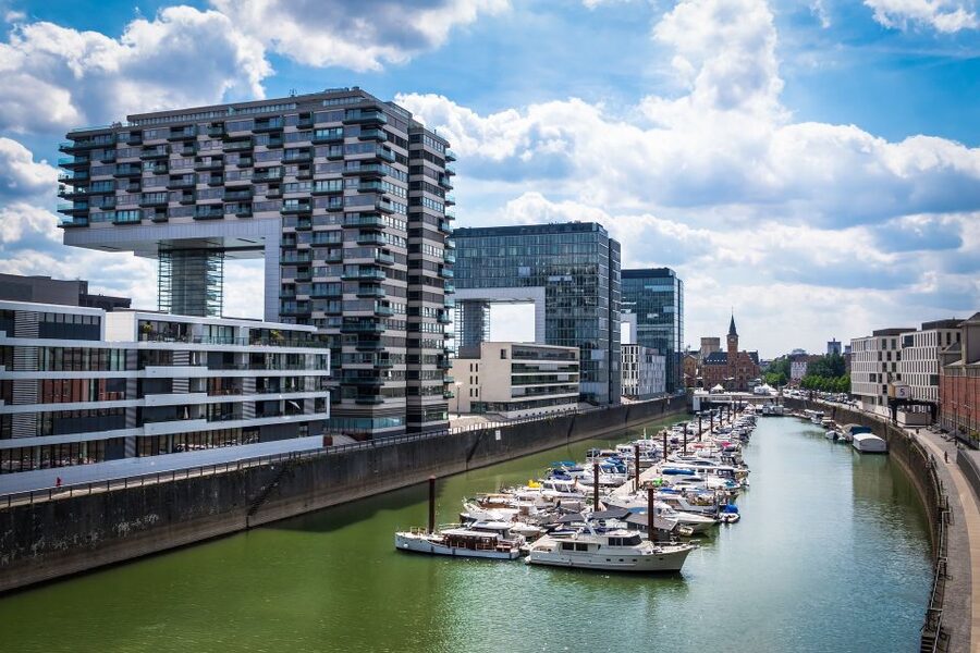 Cologne Highlights Privat Walking Tour & Panoramic boat trip - Old Town Stops And Kölsch Culture With A Pro Guide
