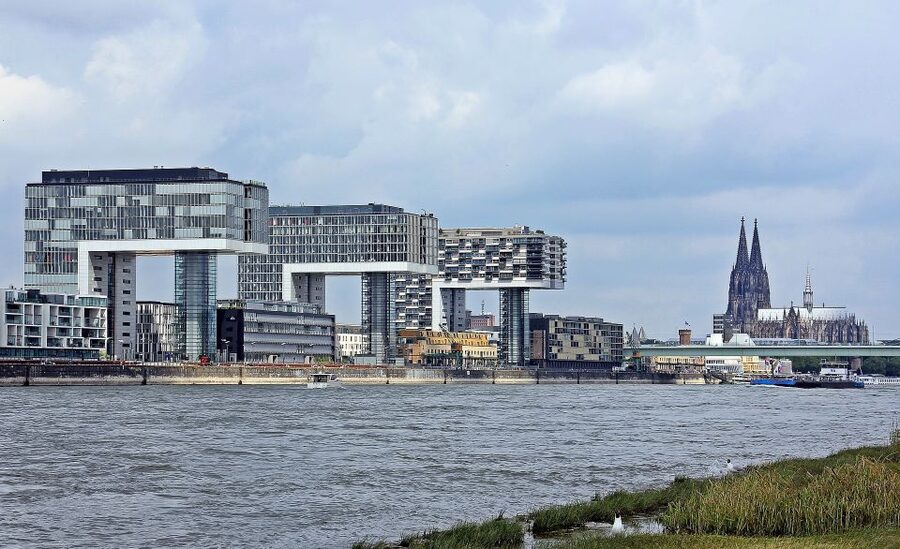Cologne Highlights Privat Walking Tour & Panoramic boat trip - Meeting At Dom Cathedral, What To Look For
